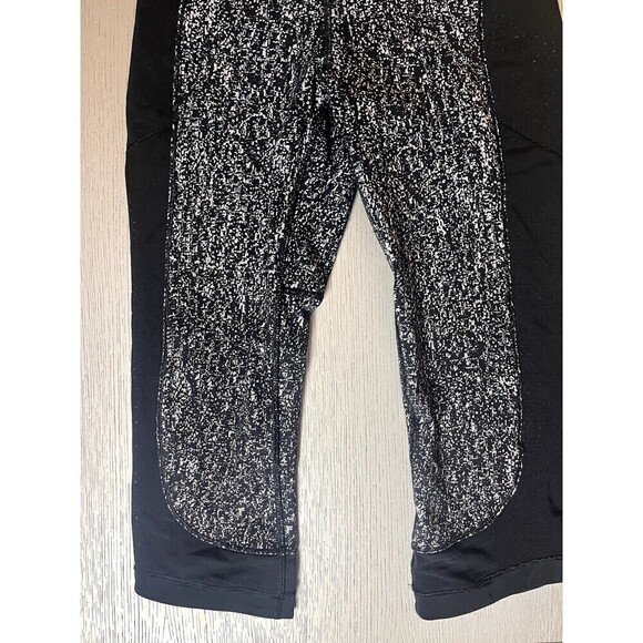 Lululemon Wunder Under Crop III Black/White Leggings Size 6 Yoga Gym Used - Picture 2 of 8